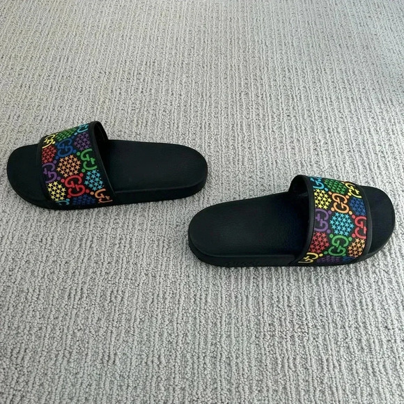 Gucci - GG Supreme Psychedelic Monogram Slide in Black - Picture 5 of 6
